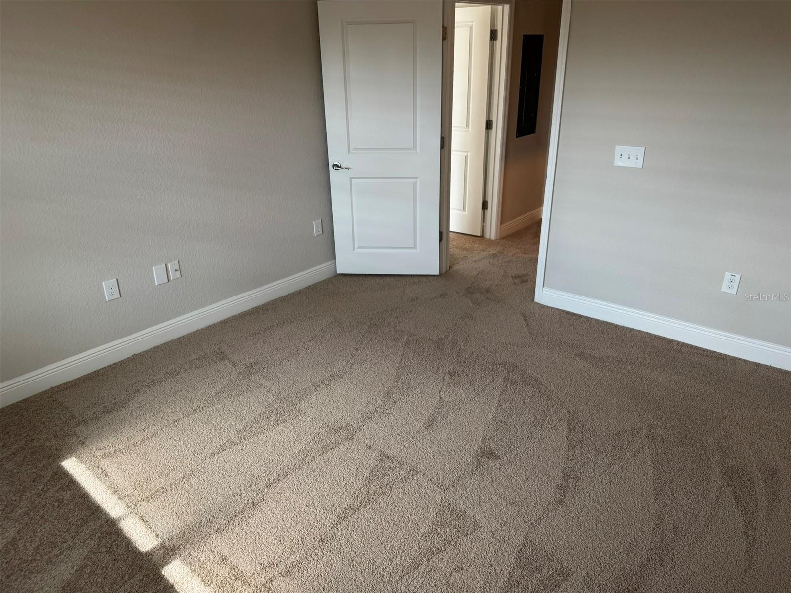 2420 ANN ROU RD #201, TAVARES, FL, 32778