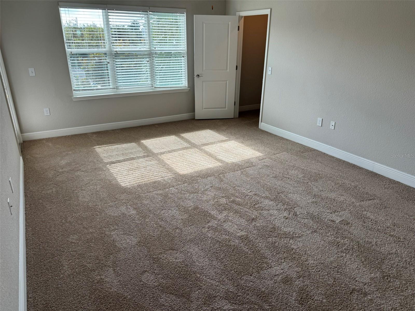 2420 ANN ROU RD #201, TAVARES, FL, 32778