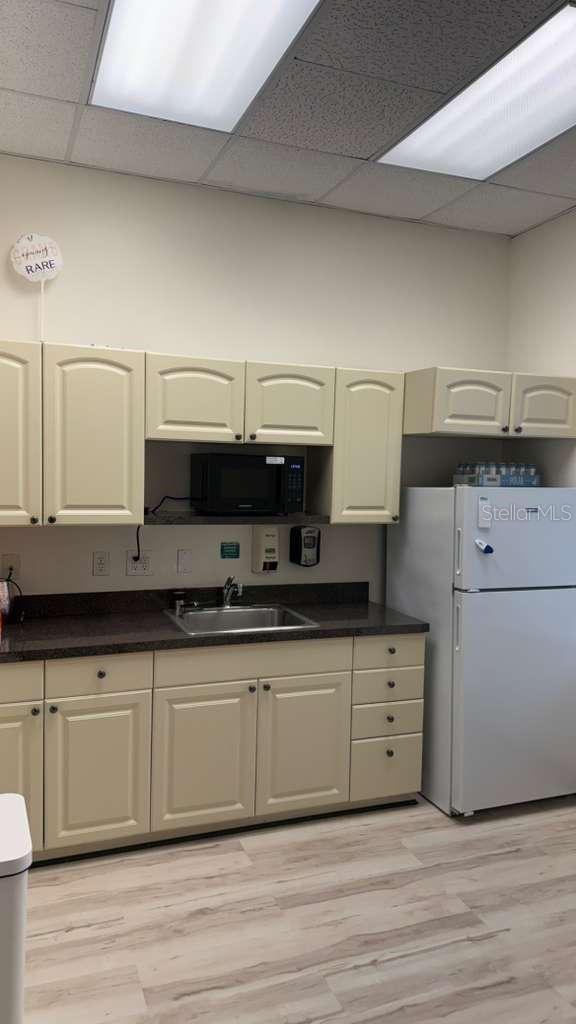 608 S TAMPANIA AVE, TAMPA, FL, 33609