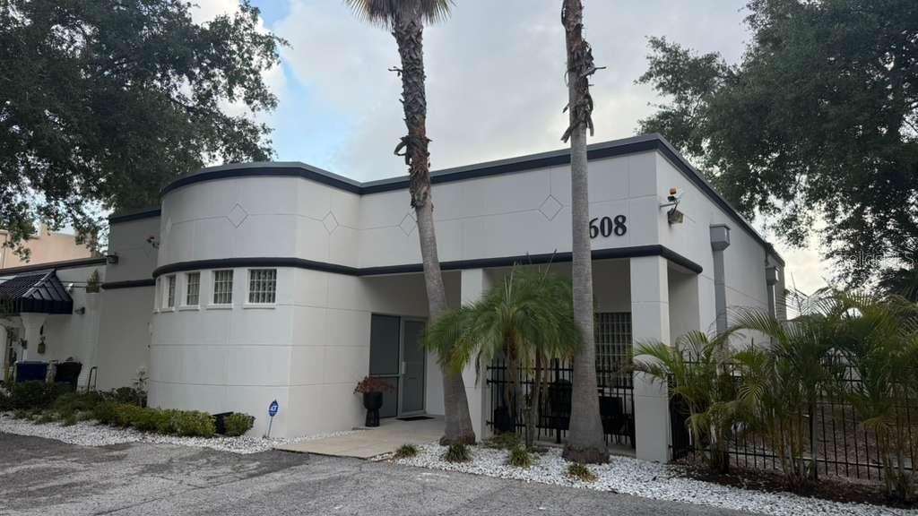 608 S TAMPANIA AVE, TAMPA, FL, 33609