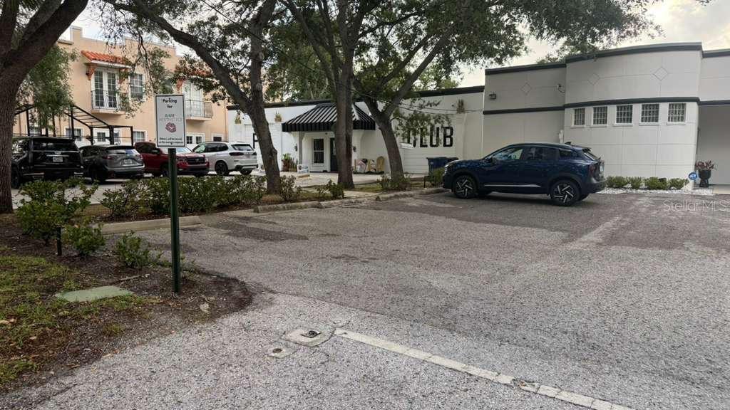 608 S TAMPANIA AVE, TAMPA, FL, 33609