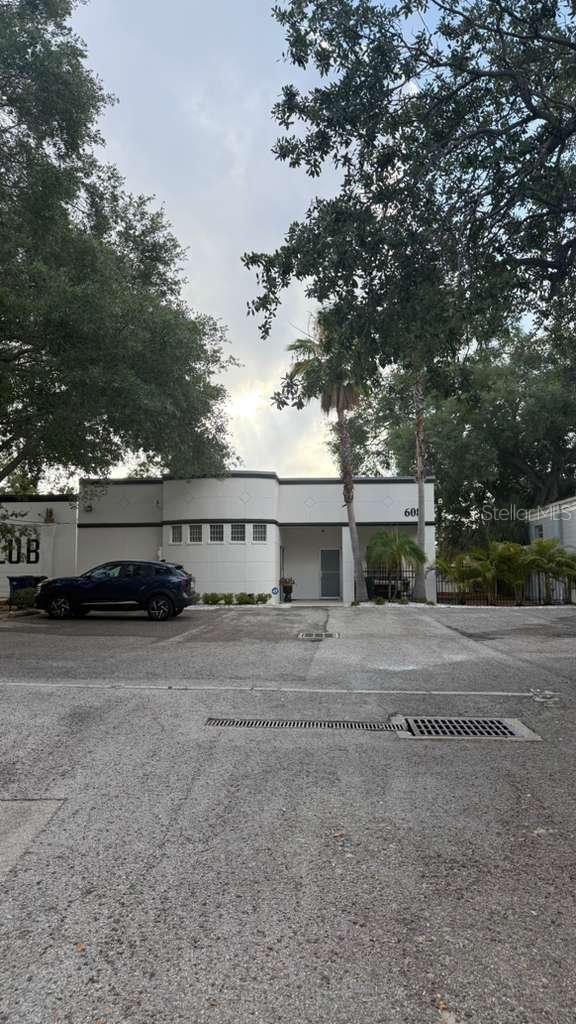 608 S TAMPANIA AVE, TAMPA, FL, 33609