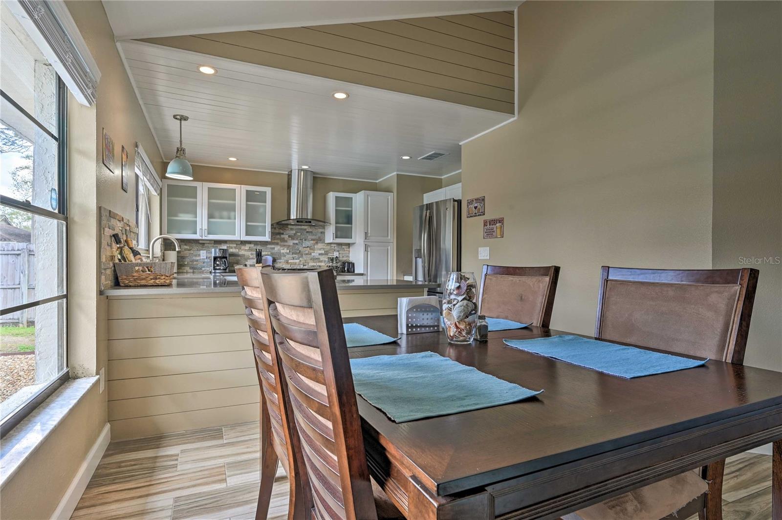 5120 NASHVILLE DR, TAMPA, FL, 33624