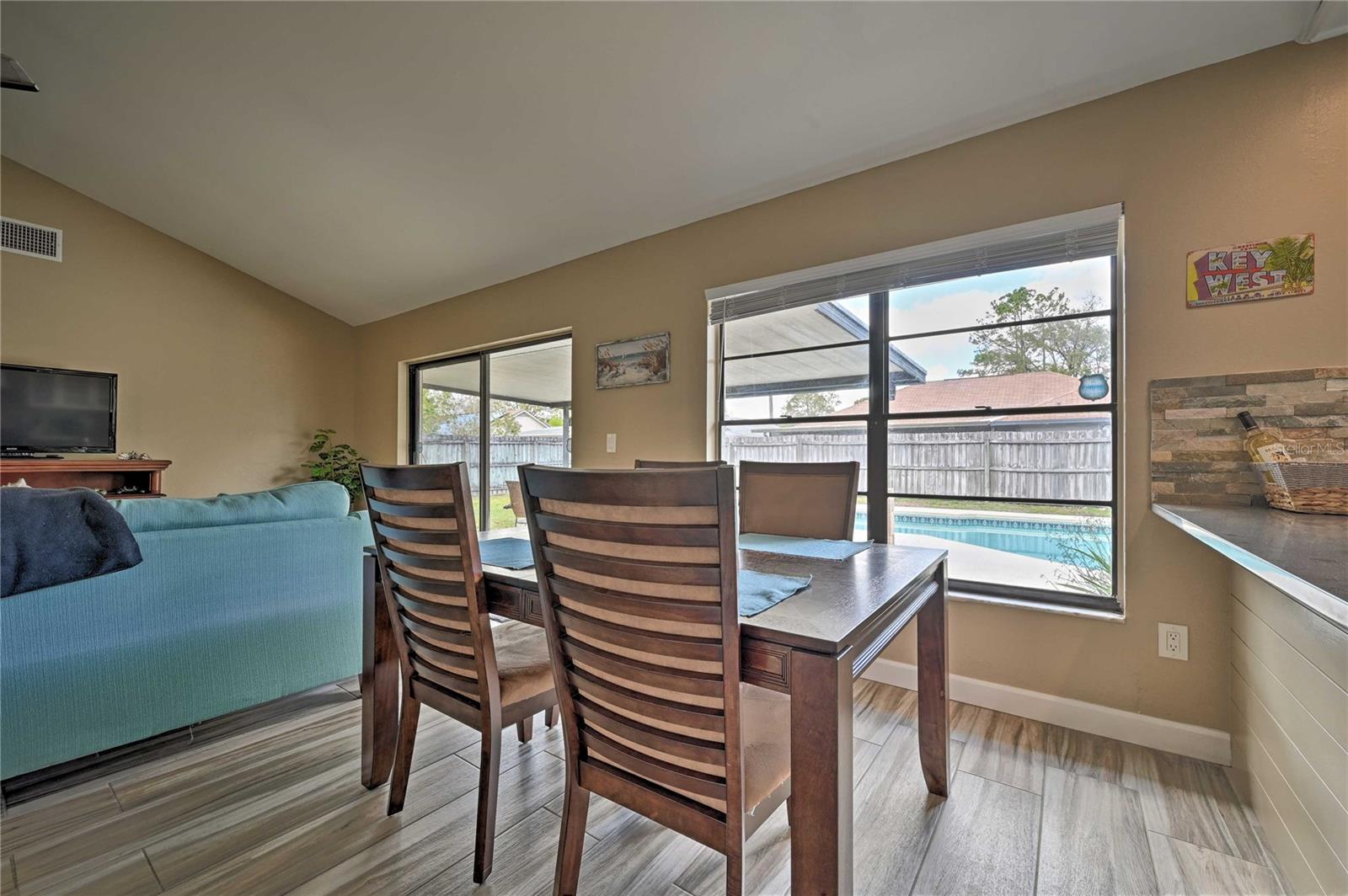 5120 NASHVILLE DR, TAMPA, FL, 33624
