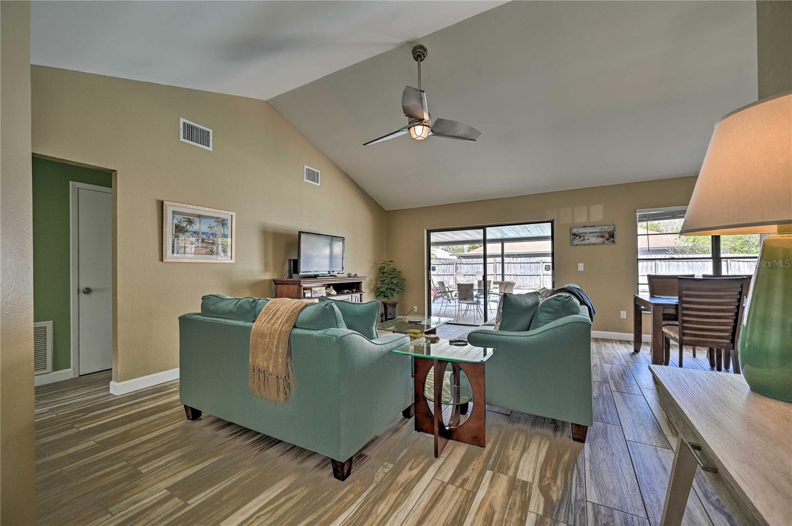 5120 NASHVILLE DR, TAMPA, FL, 33624
