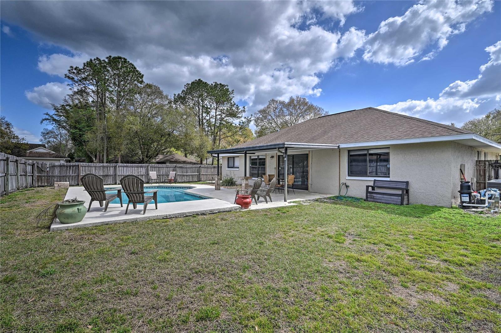 5120 NASHVILLE DR, TAMPA, FL, 33624