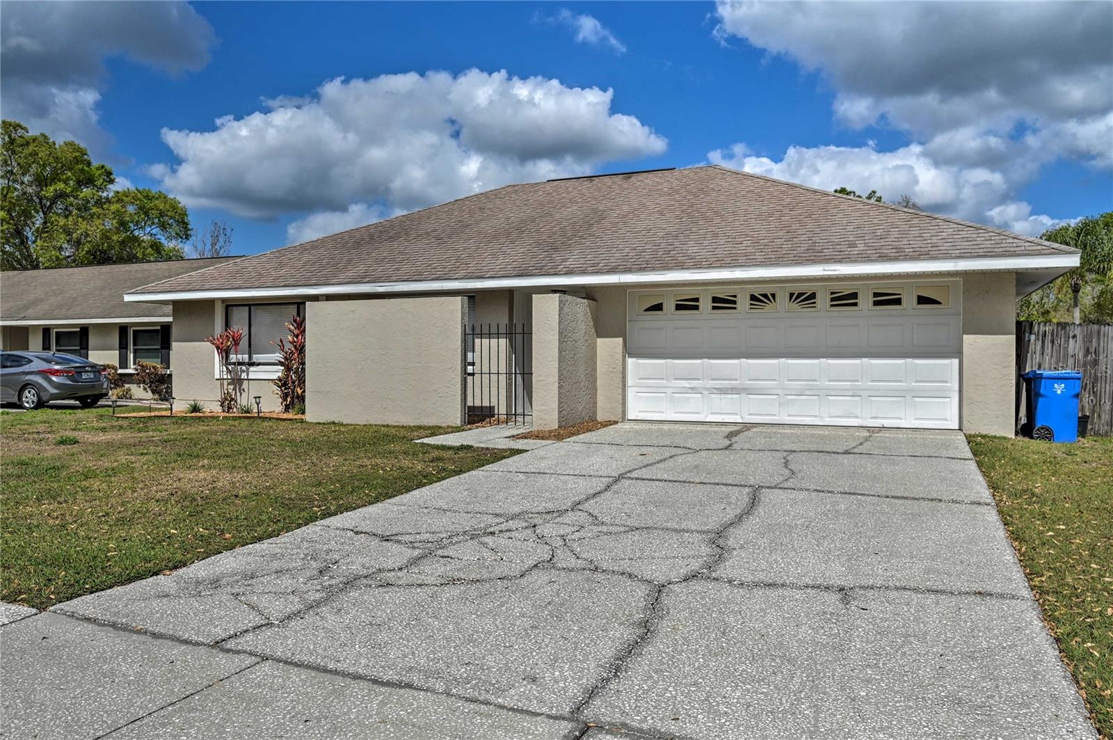 5120 NASHVILLE DR, TAMPA, FL, 33624