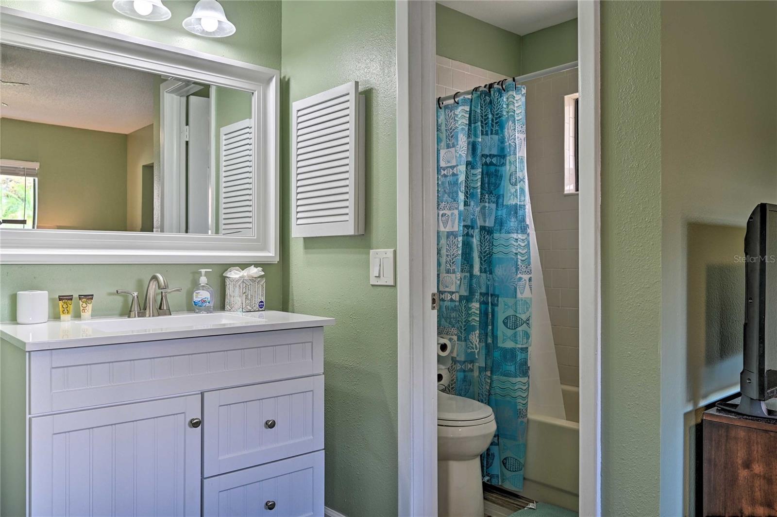 5120 NASHVILLE DR, TAMPA, FL, 33624