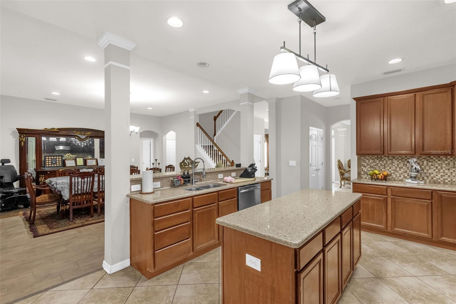 16117 COLCHESTER PALMS DR, TAMPA, FL, 33647