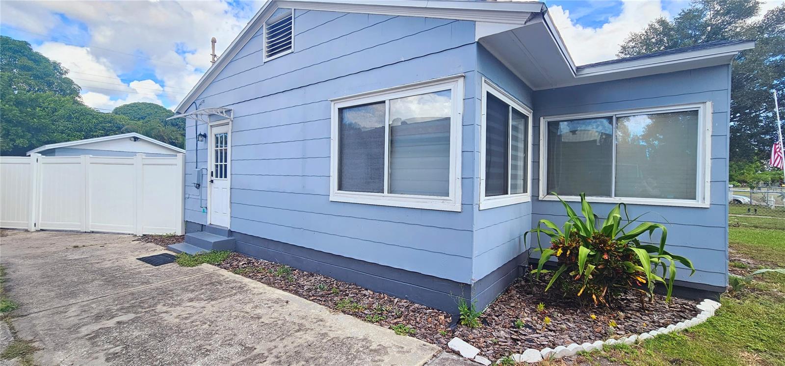 2611 17TH AVE N, ST PETERSBURG, FL, 33713