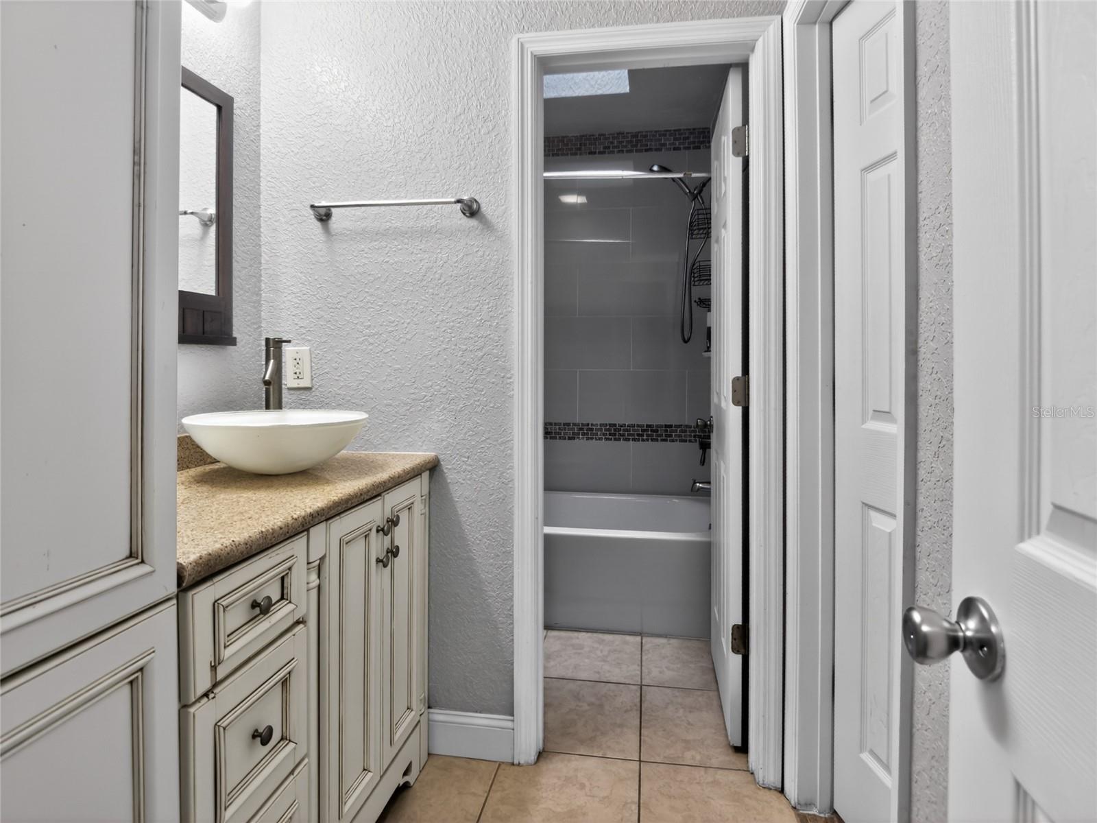 4586 PHEASANT RUN DR #B, ORLANDO, FL, 32808