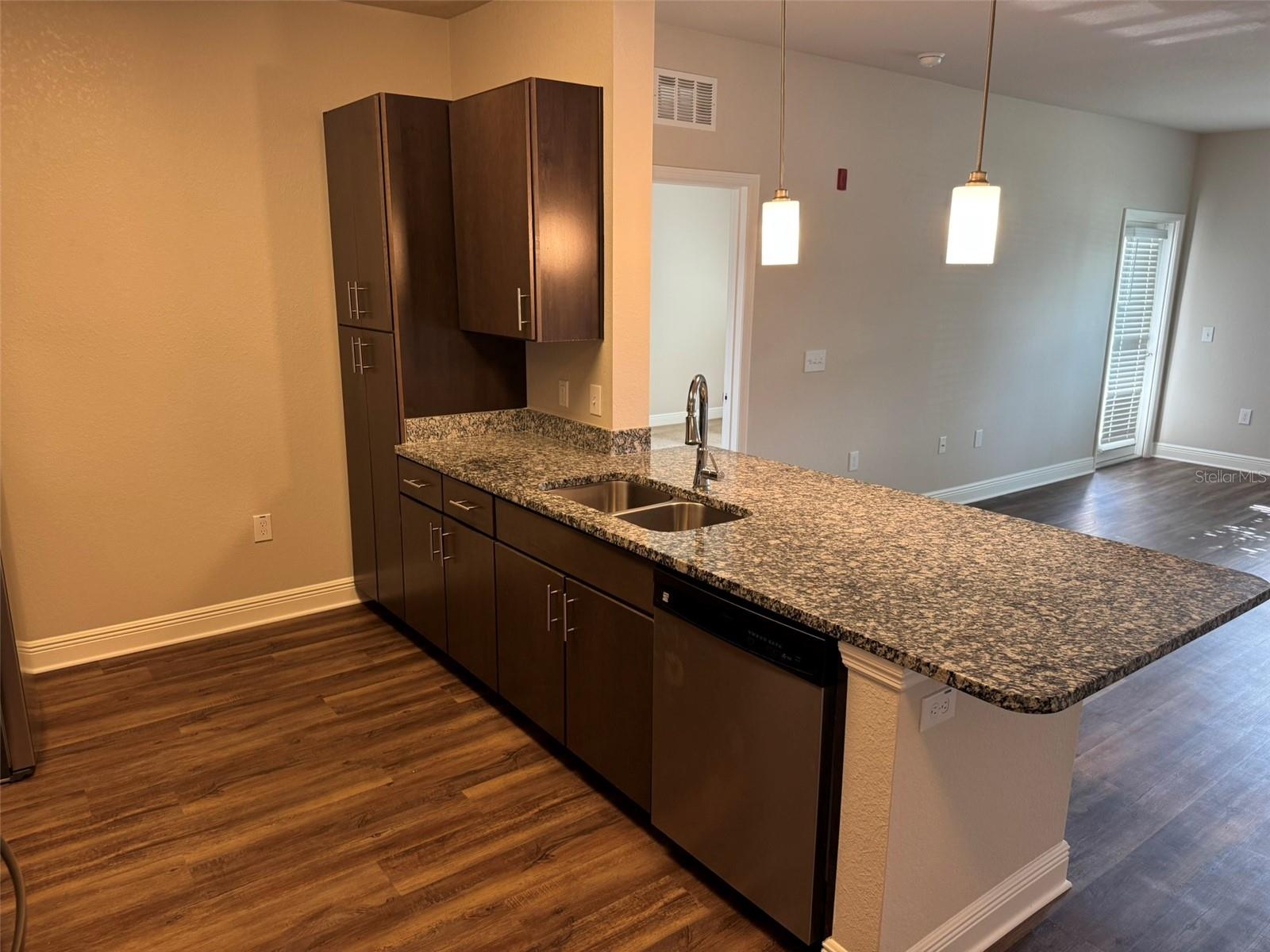 2460 ANN ROU RD #606, TAVARES, FL, 32778