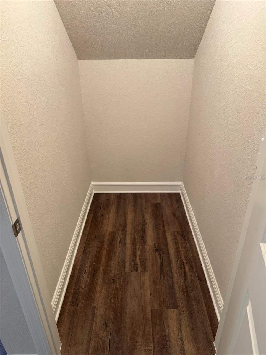 2460 ANN ROU RD #606, TAVARES, FL, 32778