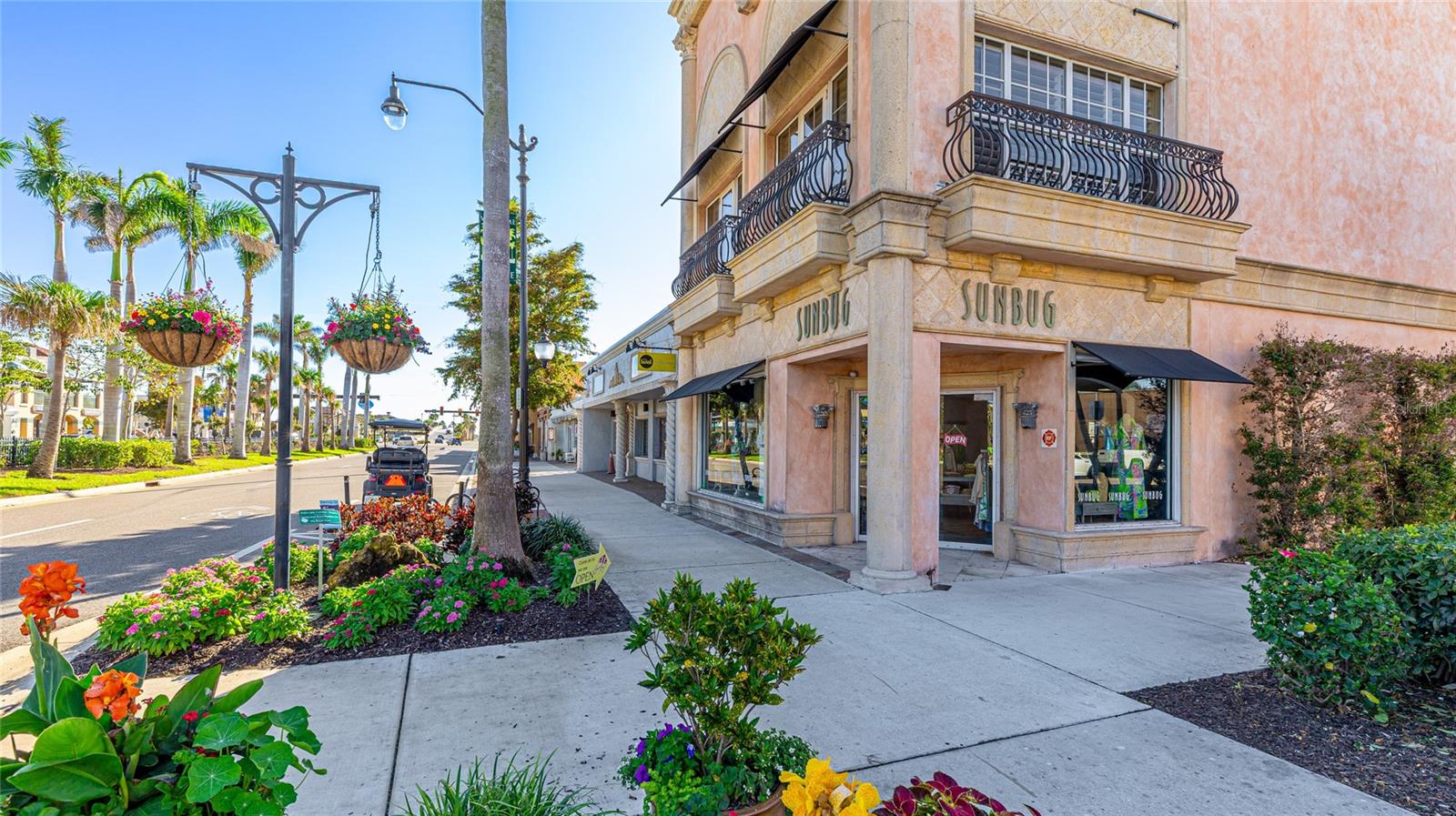 2102 CALUSA LAKES BLVD, NOKOMIS, FL, 34275