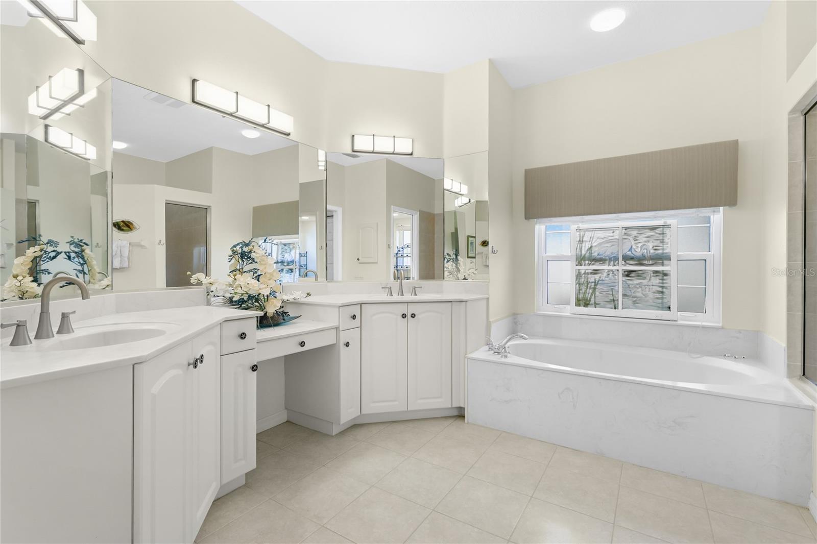 2102 CALUSA LAKES BLVD, NOKOMIS, FL, 34275