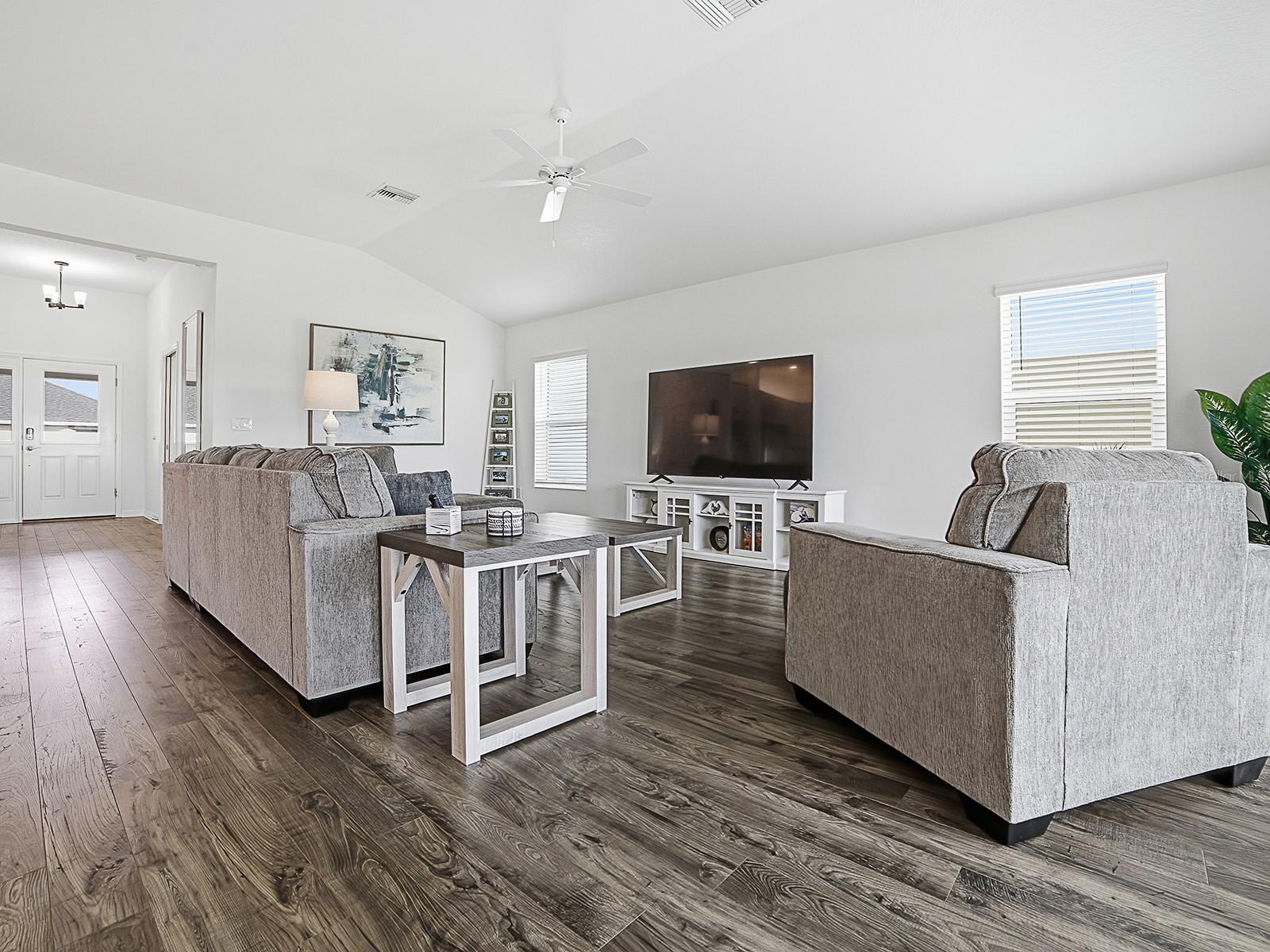 1404 HEARNS LOOP, THE VILLAGES, FL, 34762