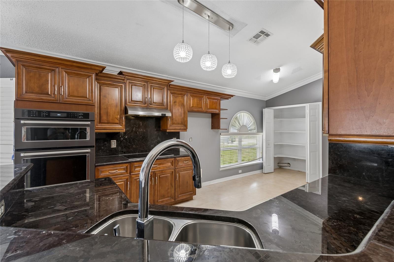 1008 OLD BARN RD, ORLANDO, FL, 32825