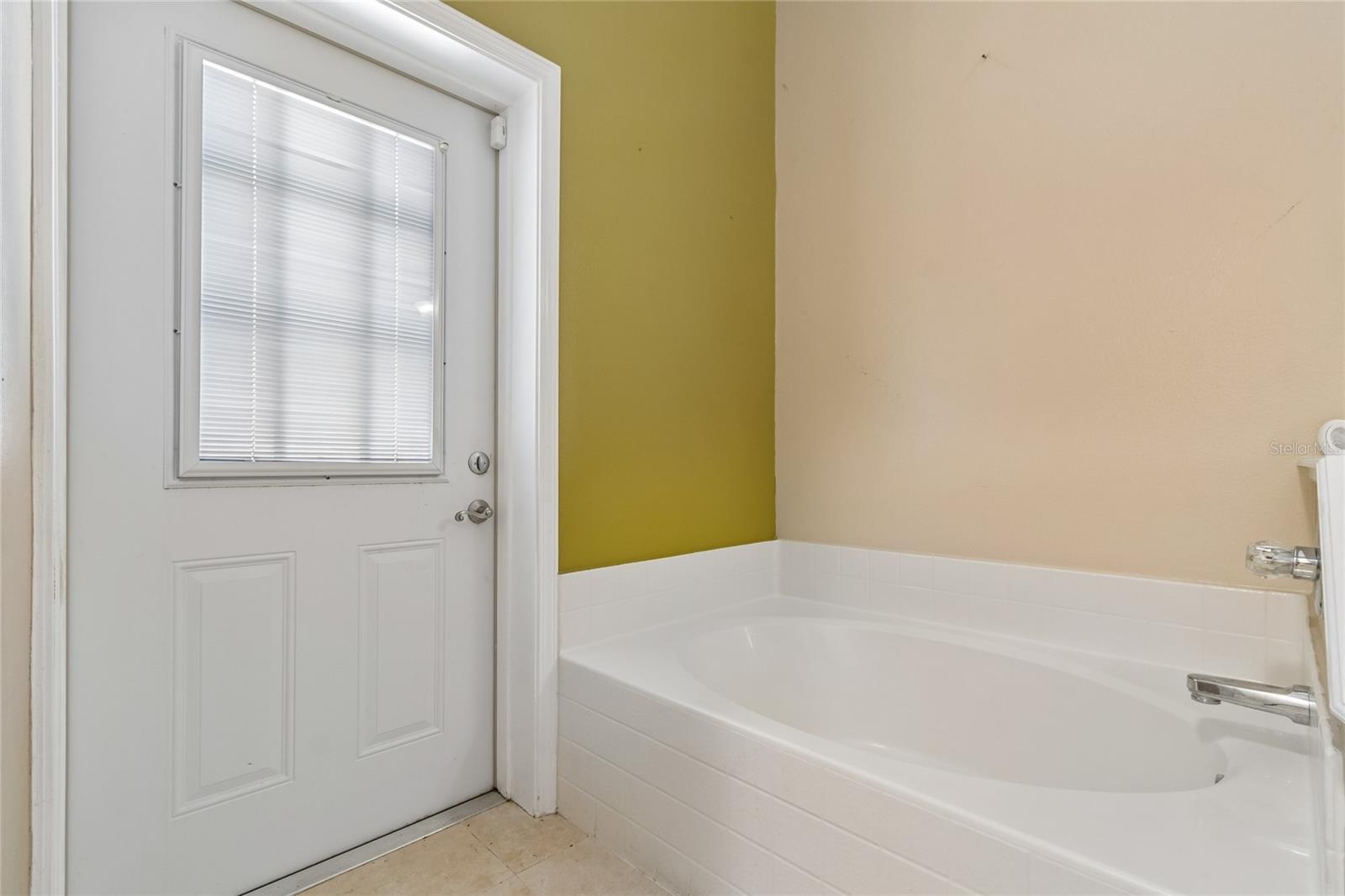 1008 OLD BARN RD, ORLANDO, FL, 32825