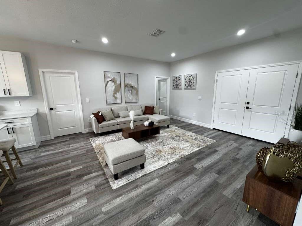300 CASPIAN TERN AVE, SEBRING, FL, 33870