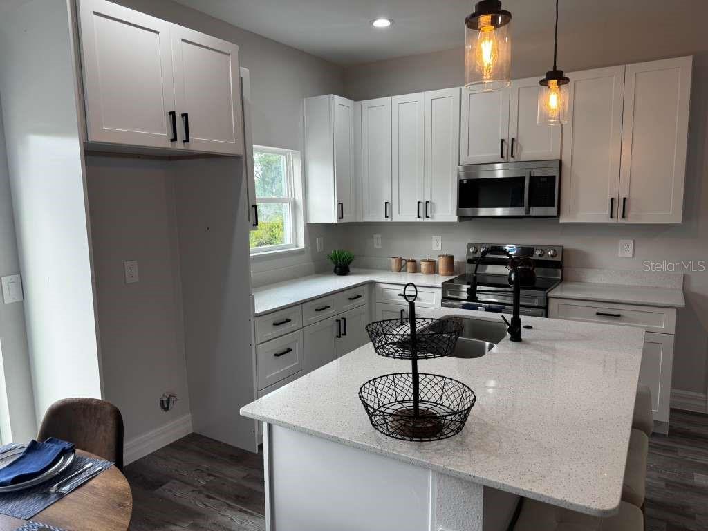 300 CASPIAN TERN AVE, SEBRING, FL, 33870