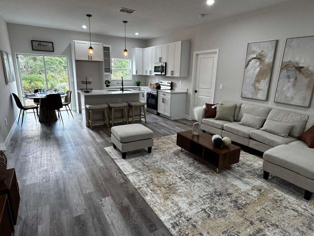 300 CASPIAN TERN AVE, SEBRING, FL, 33870