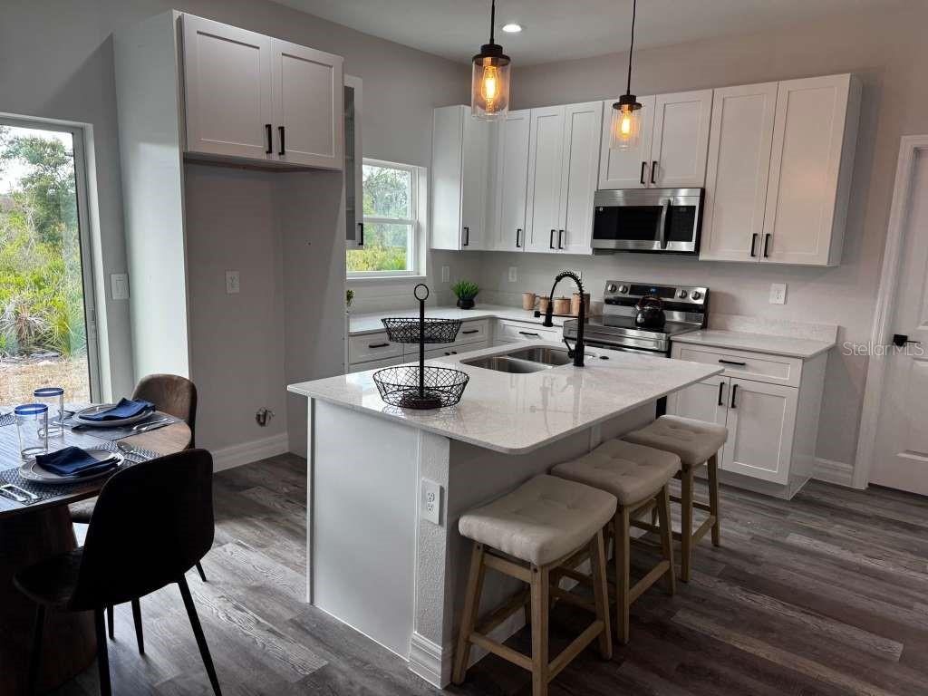 300 CASPIAN TERN AVE, SEBRING, FL, 33870