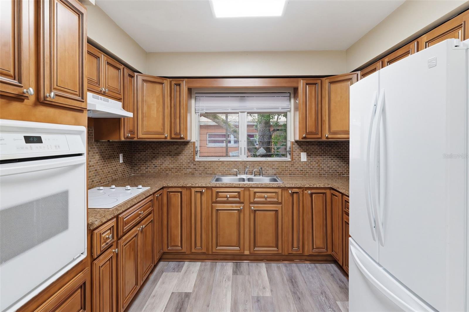 7815 PINE HILL DR, TAMPA, FL, 33617