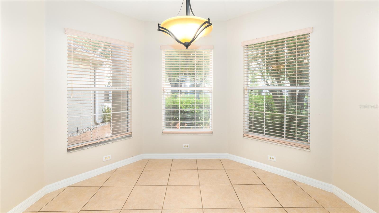 5857 LAKE CHAMPLAIN DR, ORLANDO, FL, 32829