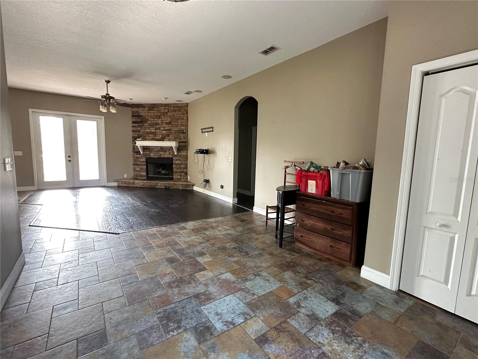 3002 YOUNG RD, PLANT CITY, FL, 33565