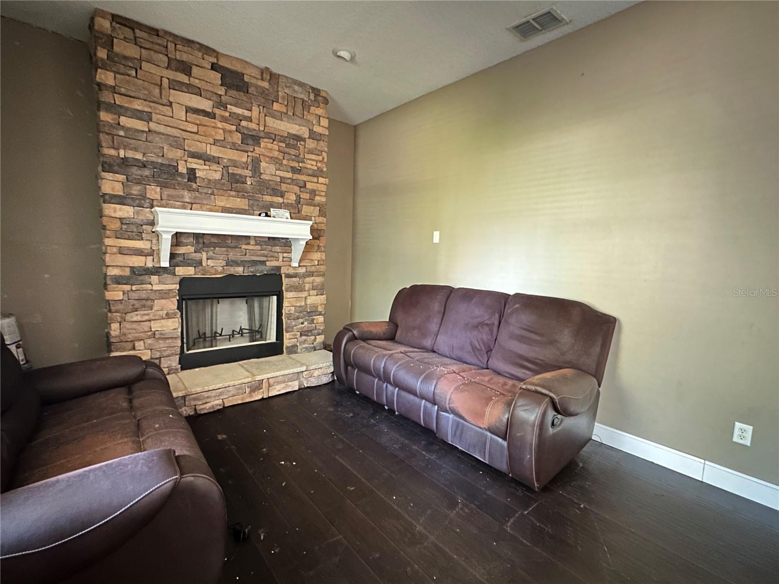3002 YOUNG RD, PLANT CITY, FL, 33565