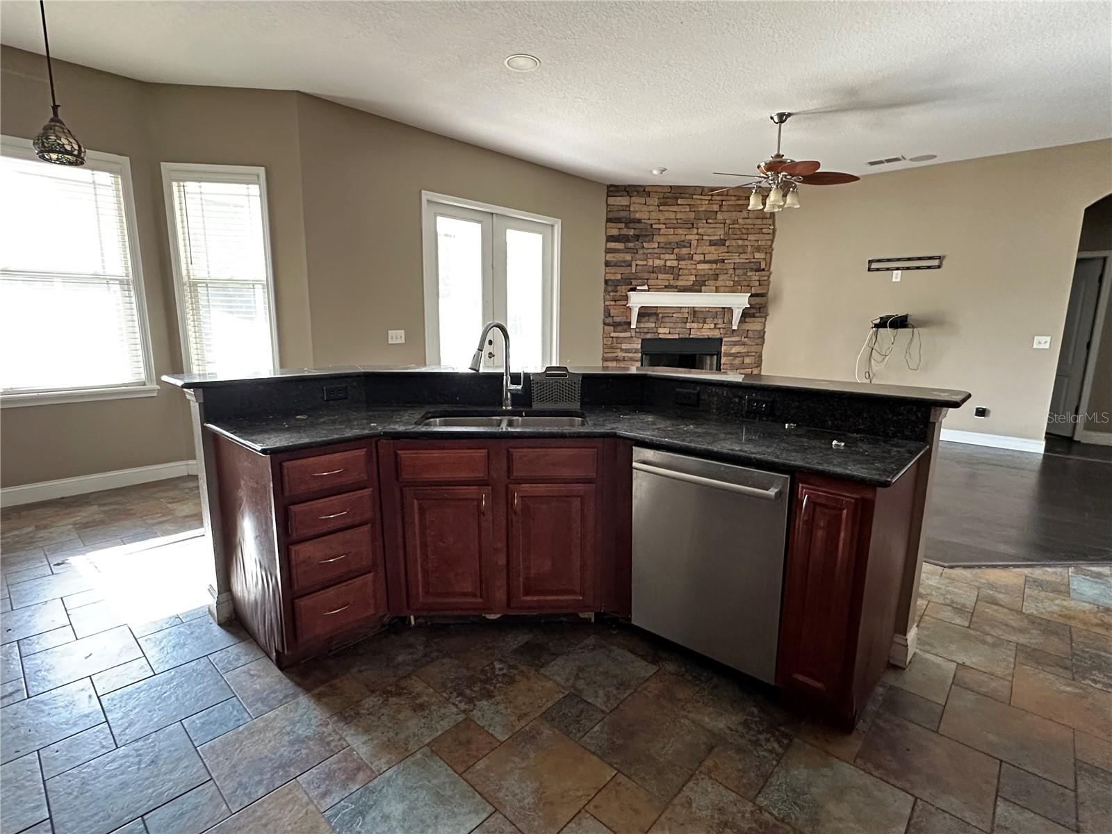 3002 YOUNG RD, PLANT CITY, FL, 33565