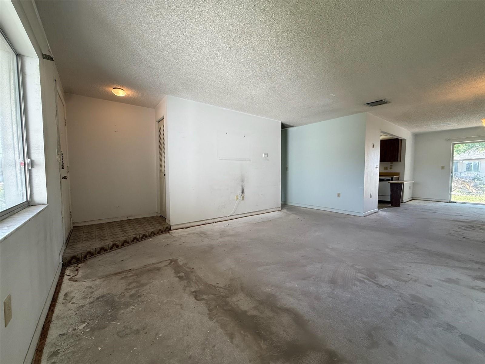 7026 68TH AVE N, PINELLAS PARK, FL, 33781