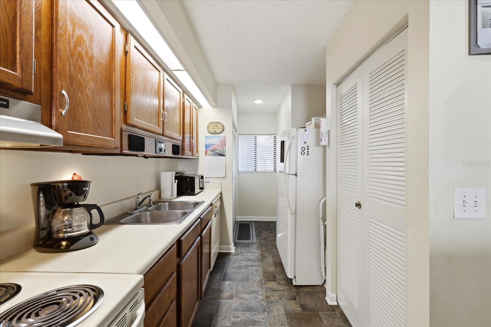 818 BAHIA DEL SOL DR #28, RUSKIN, FL, 33570