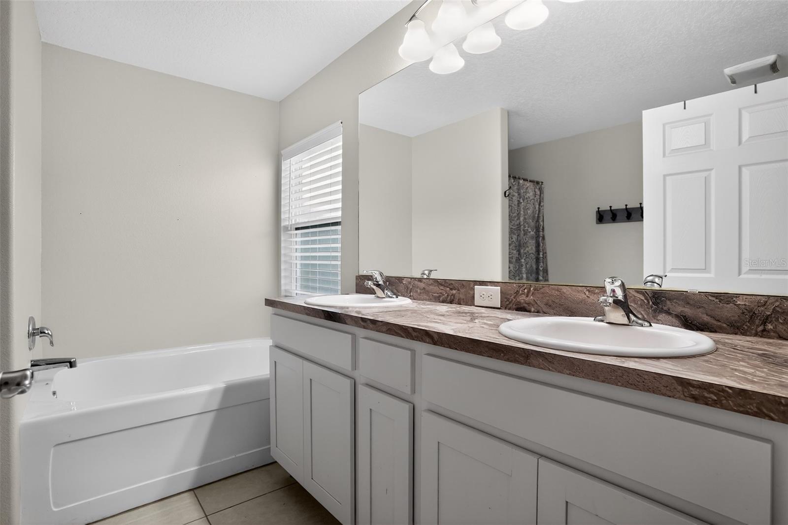 3650 MONUMENT DR, DELTONA, FL, 32738