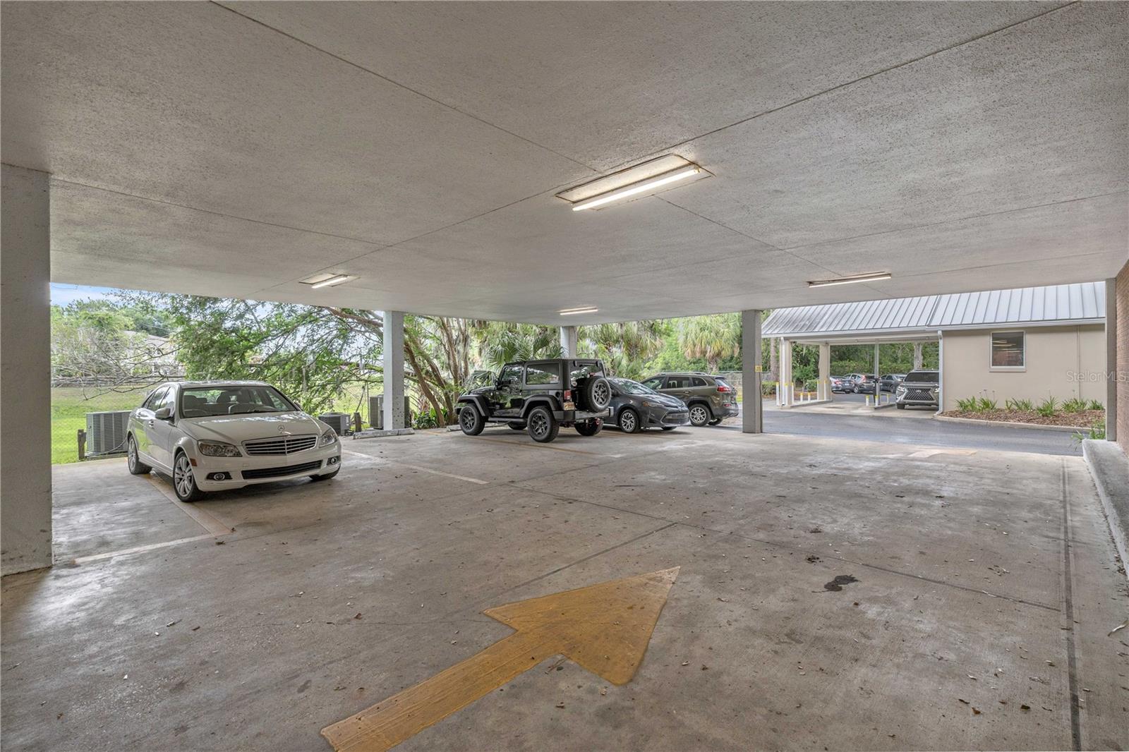 3101 SW COLLEGE RD #200/204, OCALA, FL, 34474