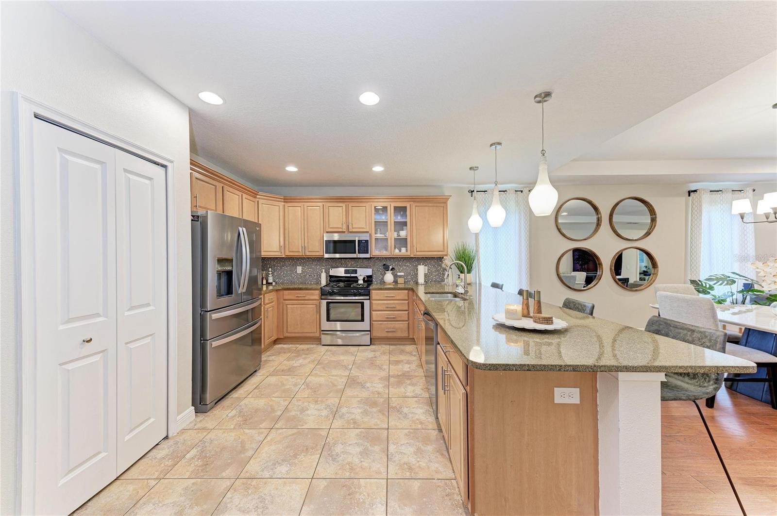 11960 FOREST PARK CIR, BRADENTON, FL, 34211