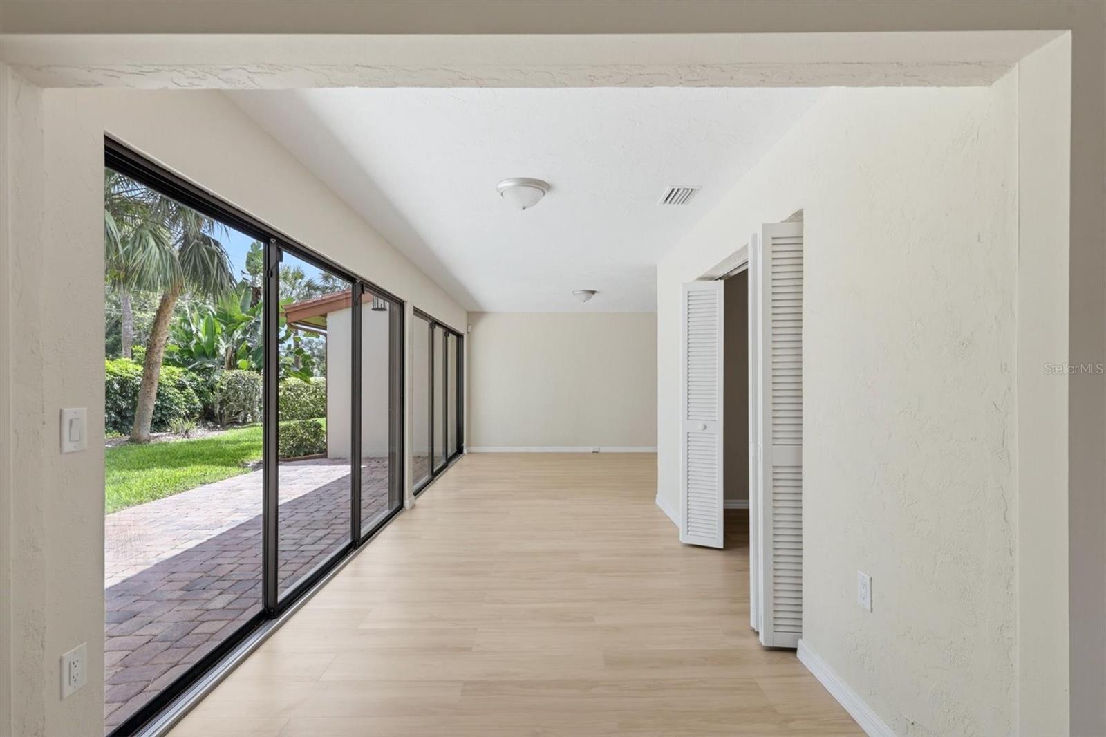 6403 PELICAN DR, BRADENTON, FL, 34210