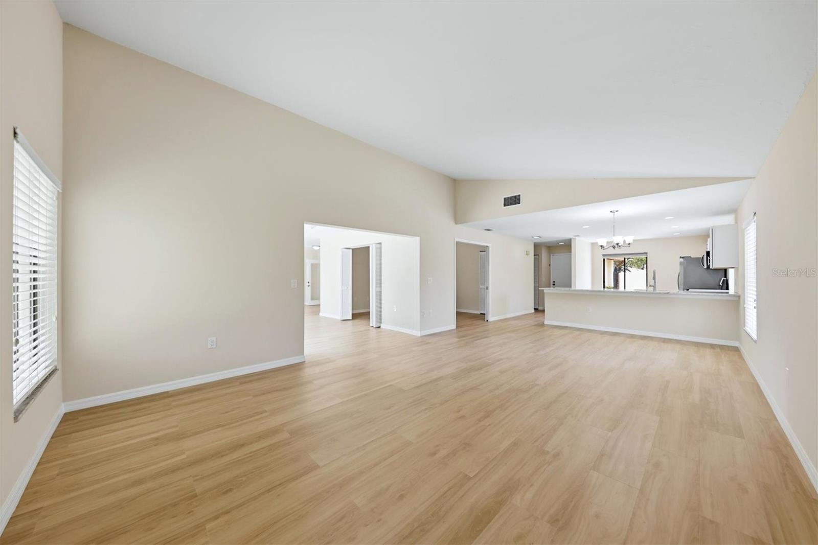 6403 PELICAN DR, BRADENTON, FL, 34210