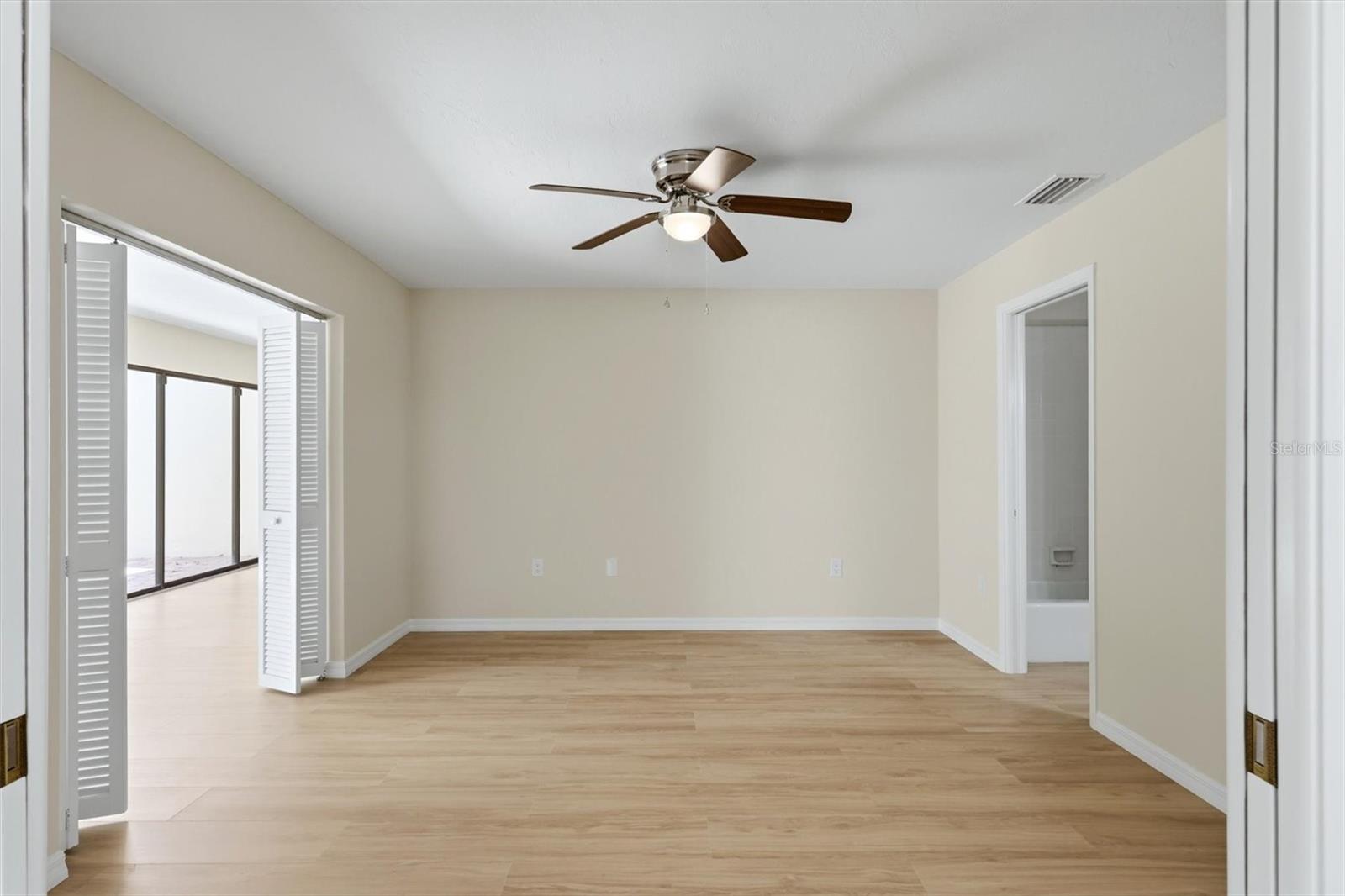 6403 PELICAN DR, BRADENTON, FL, 34210