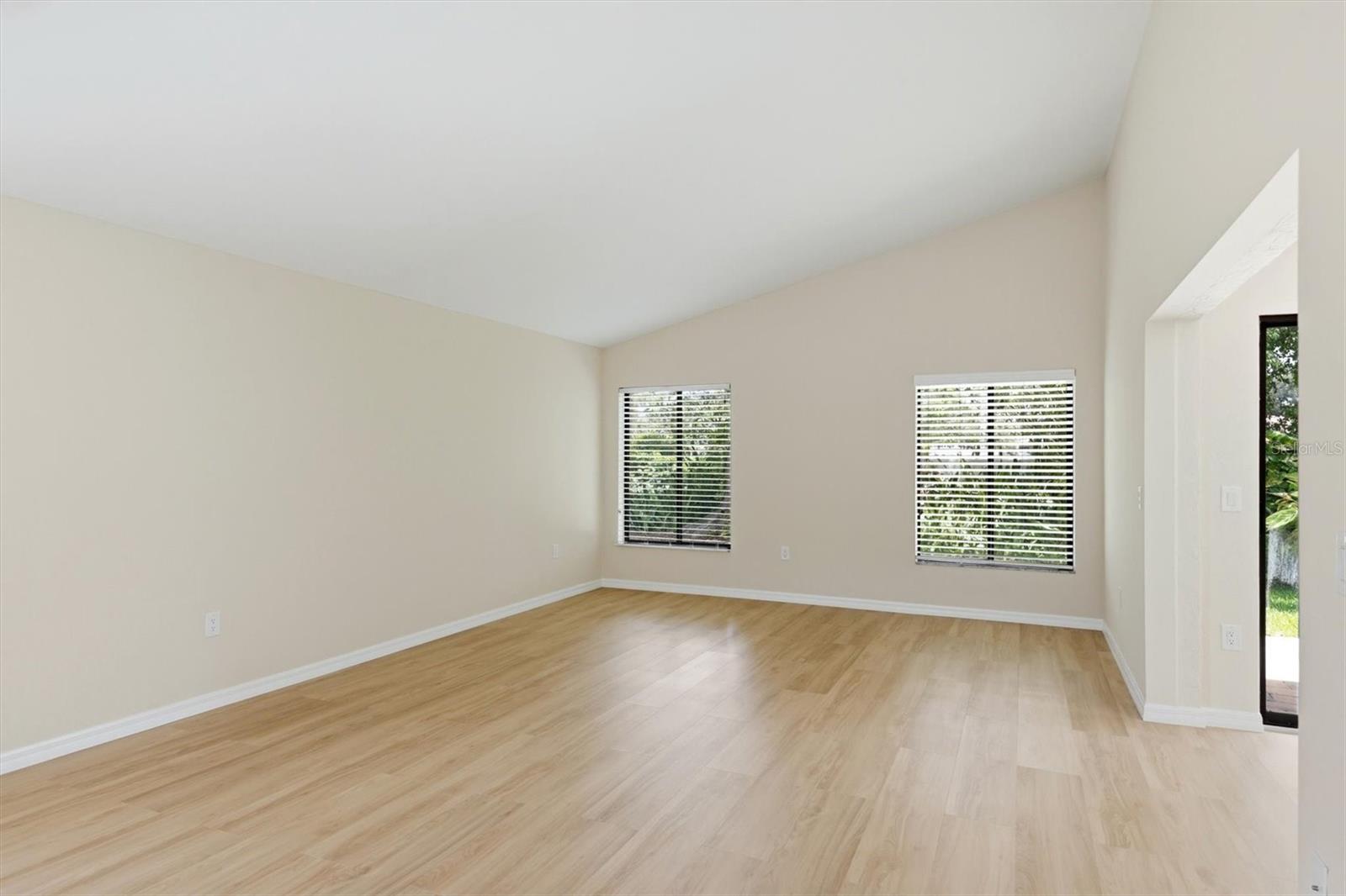 6403 PELICAN DR, BRADENTON, FL, 34210