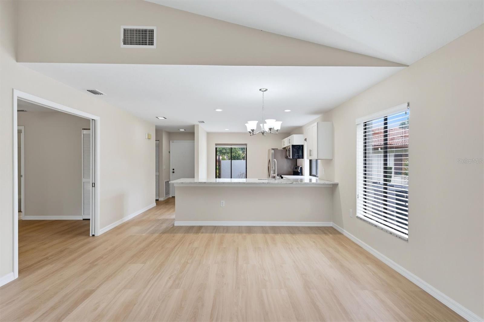 6403 PELICAN DR, BRADENTON, FL, 34210