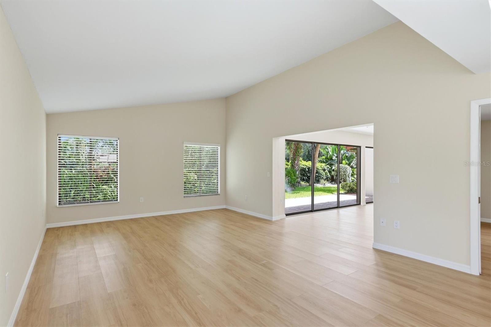 6403 PELICAN DR, BRADENTON, FL, 34210