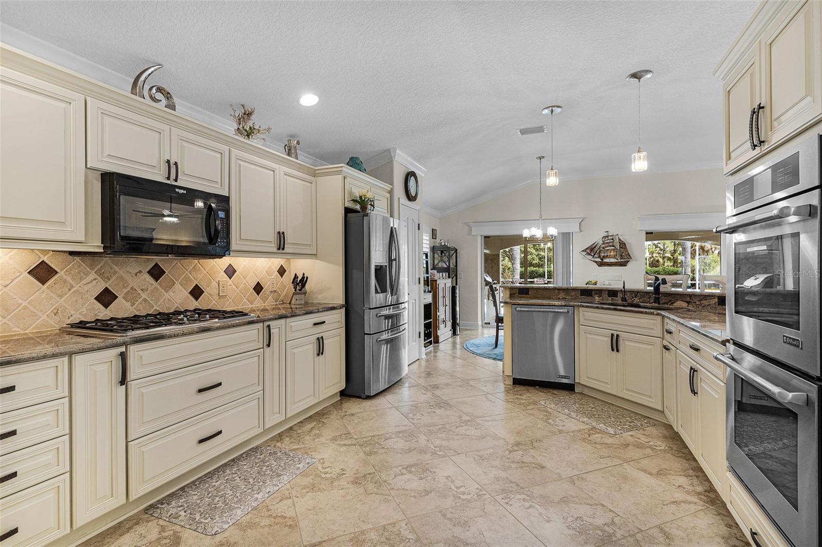 923 MOSES LOOP, THE VILLAGES, FL, 32162