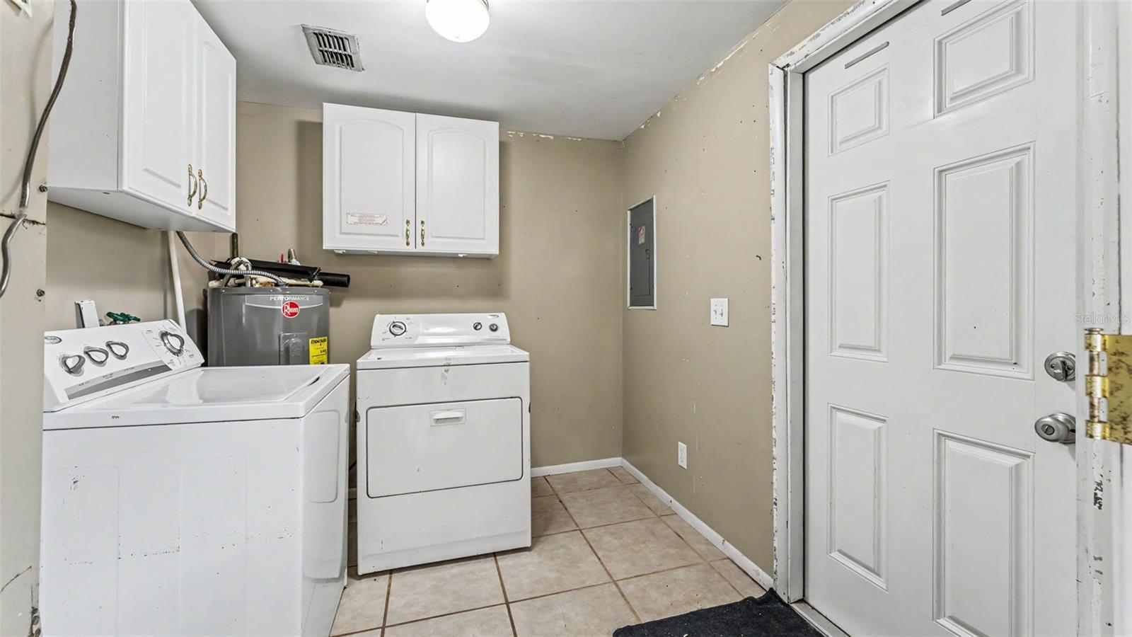 703 W ALAMO DR, LAKELAND, FL, 33813