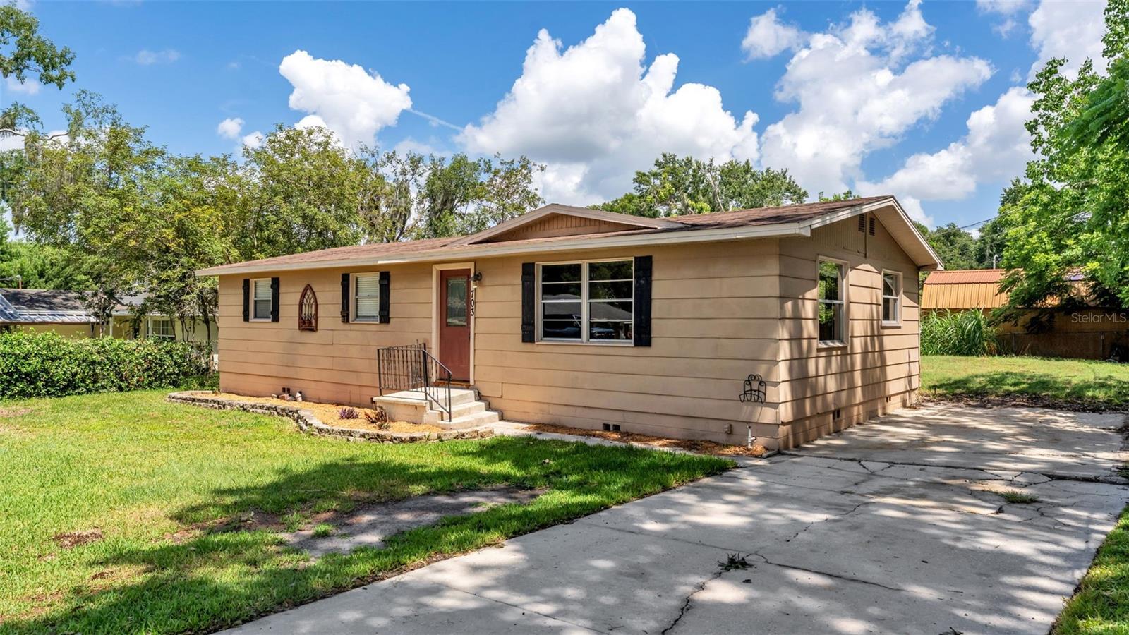 703 W ALAMO DR, LAKELAND, FL, 33813