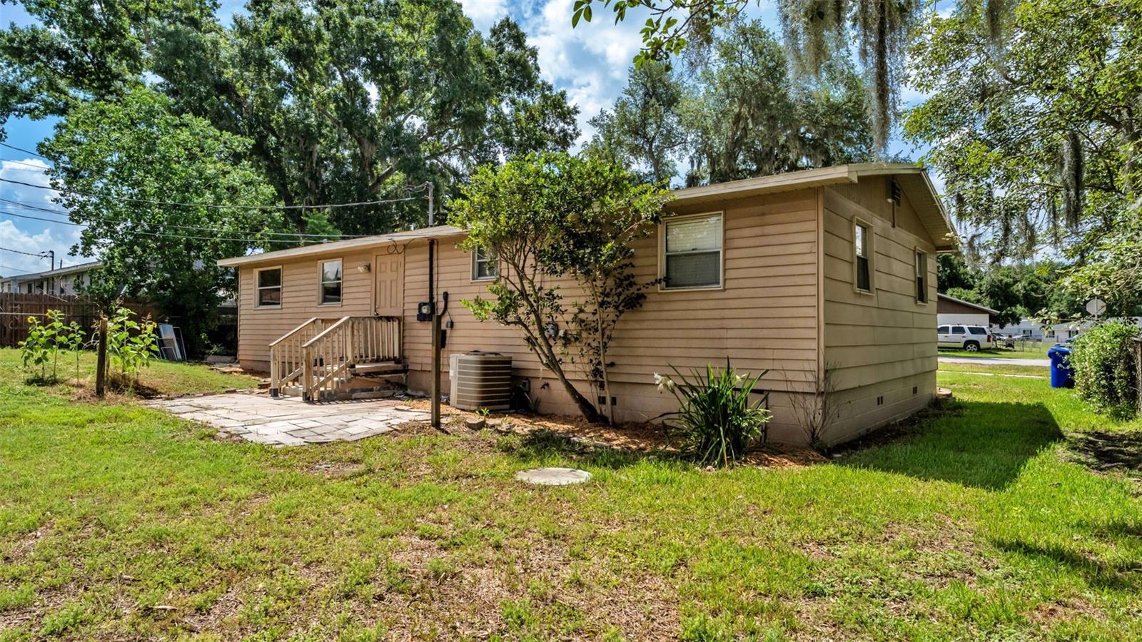 703 W ALAMO DR, LAKELAND, FL, 33813