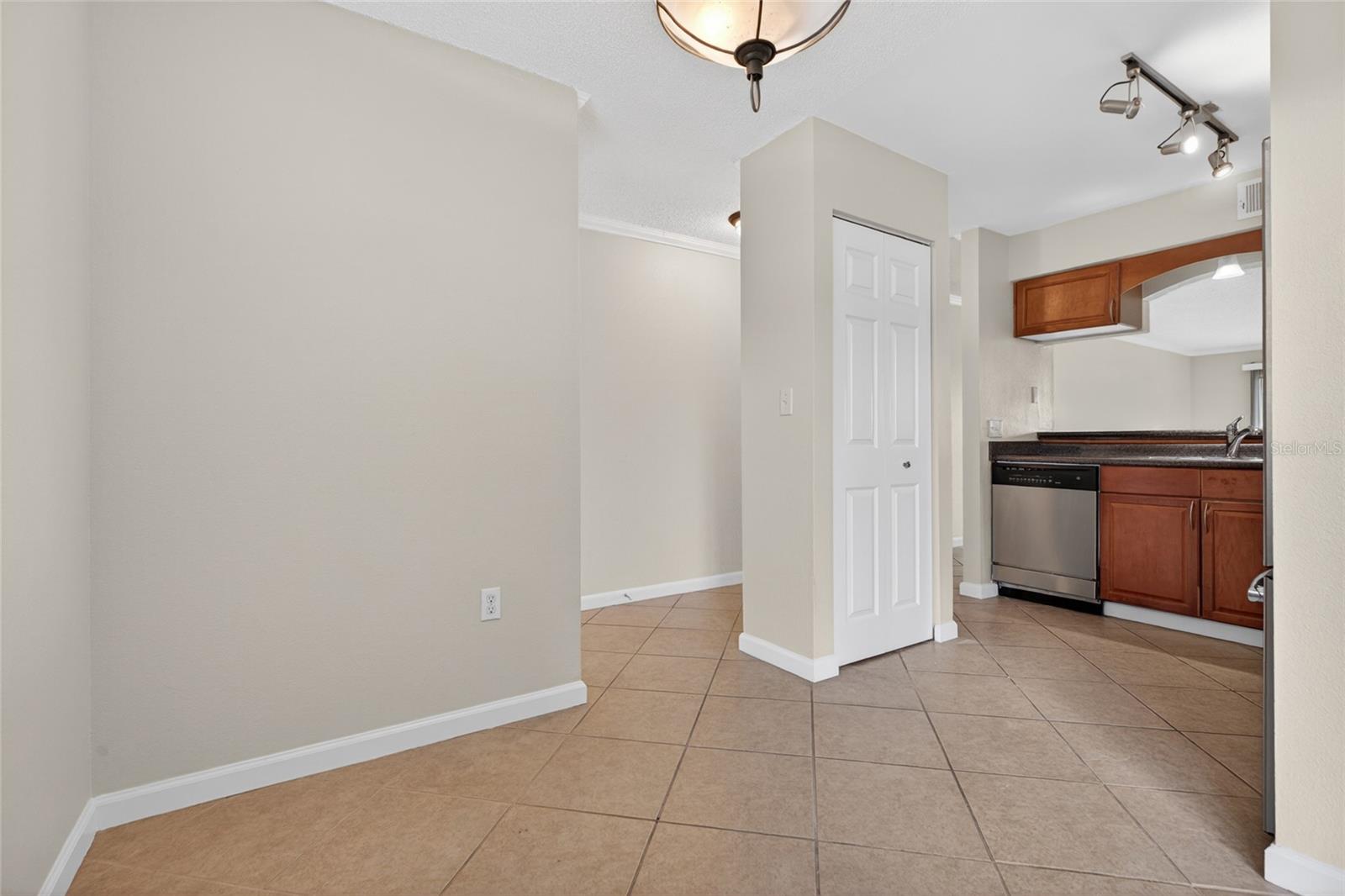 10125 SAILWINDS BLVD N #104, LARGO, FL, 33773