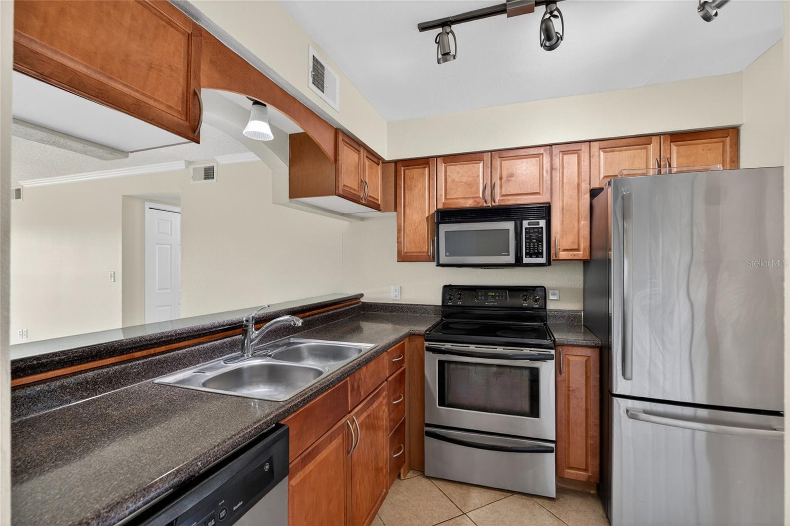 10125 SAILWINDS BLVD N #104, LARGO, FL, 33773