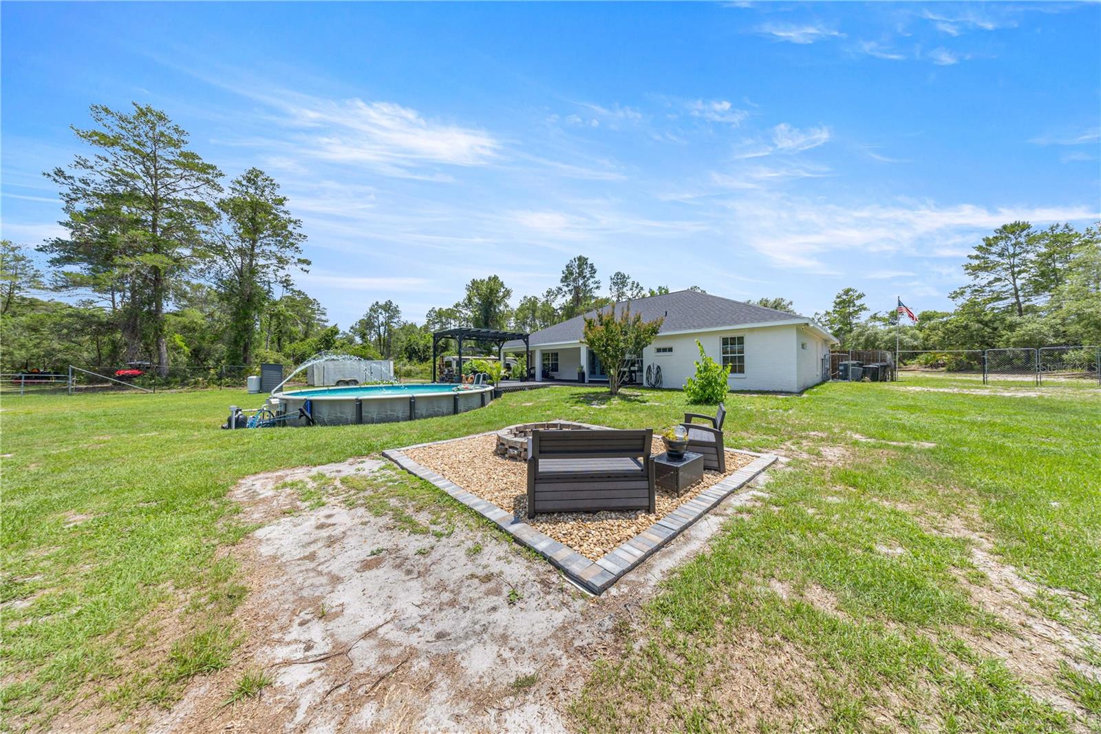 495 FISHER RD, OCKLAWAHA, FL, 32179