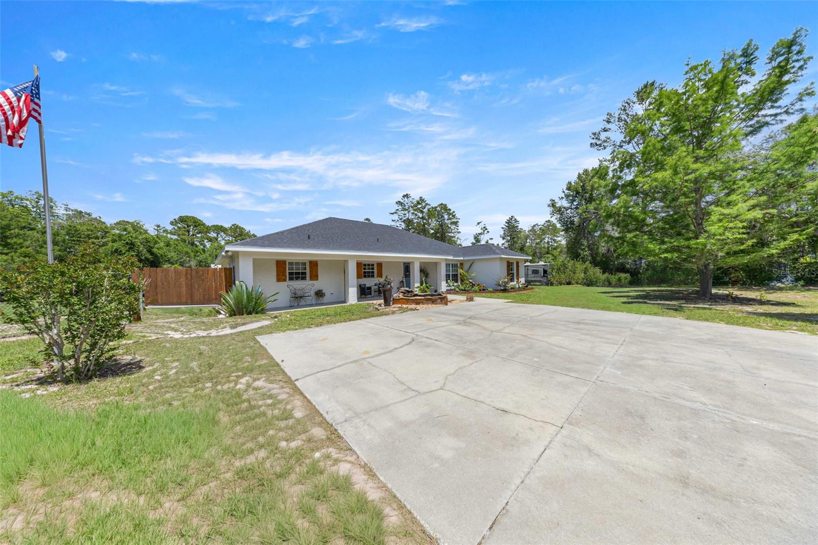 495 FISHER RD, OCKLAWAHA, FL, 32179